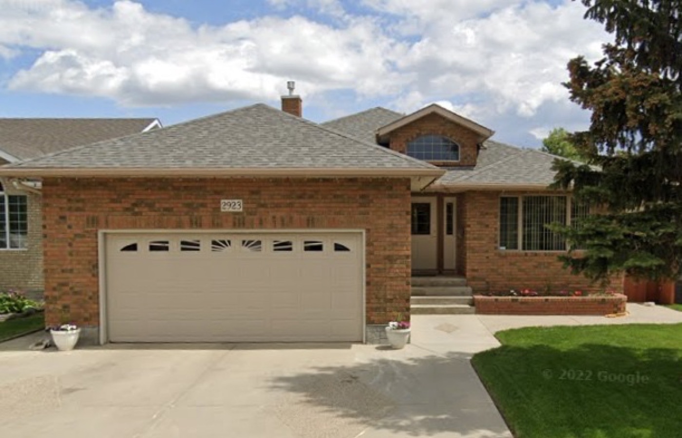 Custom home at 2923 Wimbledon Dr, Regina